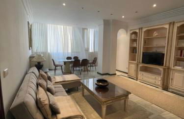 Marbella Beach Front Edificio Mayoral Centro Ciudad y Primera Línea Playa Muy Amplio y Espacioso - Foto 19