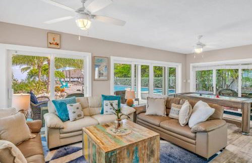 Paradise Point - Luxury Oceanfront Estate - Pool, Dock, Outdoor Kitchen & Family Amenities - Foto 12
