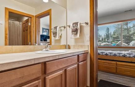 New Listing - Doc's Place - Beautiful Hot Tub Views - Foto 10