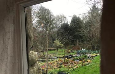 Tiny Cosy Snug - Photo 15