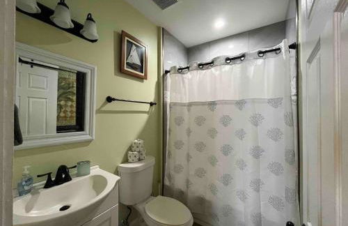 Bayside Bungalow-Updated Home Near the Bay & Beach - Foto 33