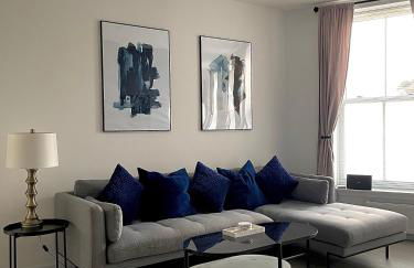 Central 2-bedroom apartment, Montrose - Photo 2