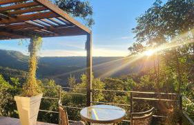 Linda Cabana com Vista Incrível nas Montanhas com Trilha, Cachoeira e Alexa - Photo 7