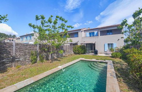 Awesome Home In Saint-Laurent-De-La-Ca - Foto 1
