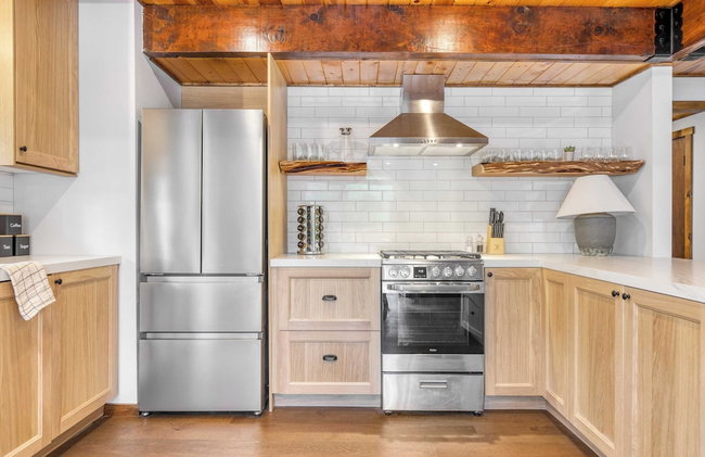 3mins to Lake, 5mins to Skiing Updated 4bdr Cabin Avalon Pines by Avantstay - Photo 16
