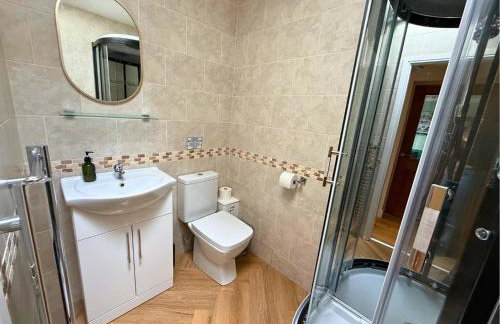 Private All-Weather Hot Tub House, Fire Pit, Free Parking, Near City Centre, Freeman Hospital, Great Transport Links - Foto 43