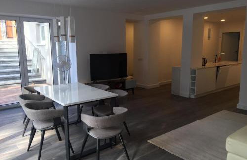 Luksusowy Apartament pod Lasem, Otwock -Shared garden, sauna, wood hot tub! Hot tub seasonal May to October - Foto 13