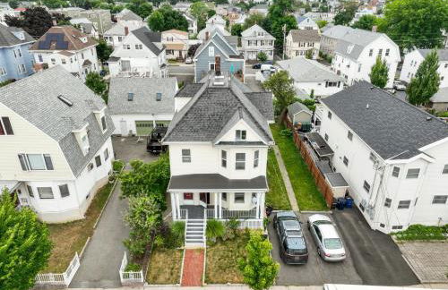 Charming New England style apartment 6 miles to downtown Boston, 4 miles to Logan airport - Photo 13