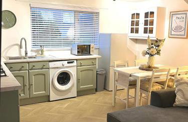 The Garden Annexe, walk to Derriford and close to Dartmoor with Parking - Foto 3