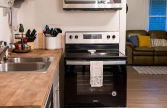 Madrona's Guesthouse- Convenient location, pet friendly - Foto 28