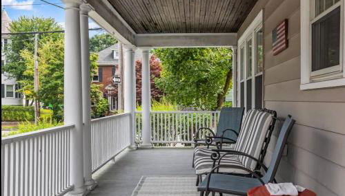 3BR/2.5 BA Townhouse |Downtown Salem w/Parking - Foto 4