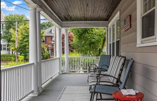 3BR/2.5 BA Townhouse |Downtown Salem w/Parking - Foto 4