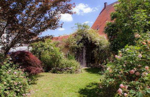 Historischer Vogtshof: eingezäunt | sonniger Garten | Kamin | Denkmalschutz - Foto 29