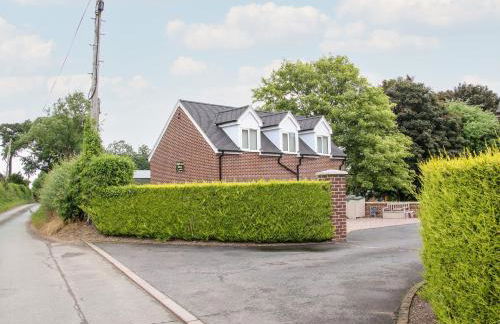 Springfield House - Photo 2