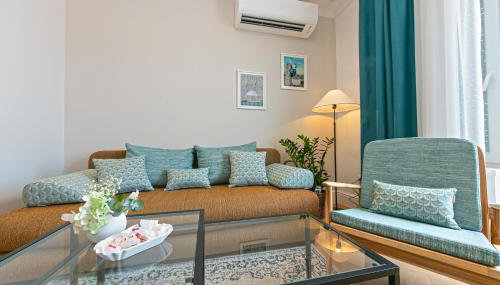 Split Eye Apartment - Photo 3