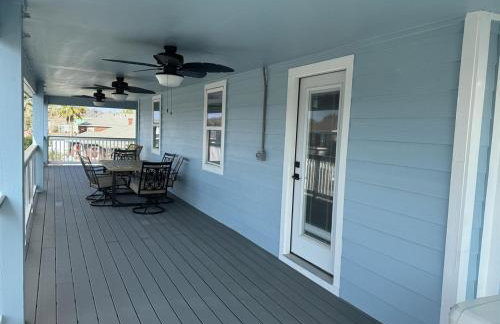 Ocean View 2BR w Hot Tub, Sauna & Wraparound Deck - Steps to Beach - Photo 9