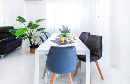 Casa Mario, La Zenia Boulevard area,fantastic 2 bedrooms, 2 bathrooms house with communal swimming pool and barbecue - Photo 7