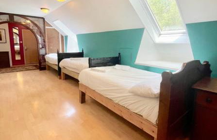 The Timber Barn South Downs West Sussex Sleeps 18 - Foto 12