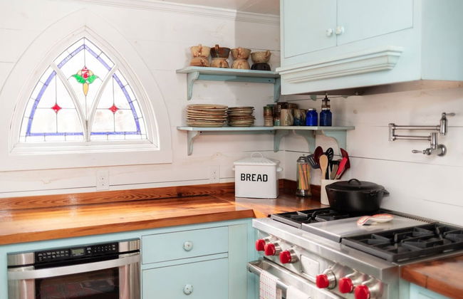 Classic Lakeside Cottage Masters Rental - Foto 10