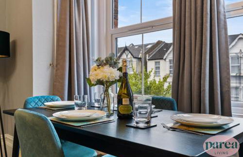 Parea Living - Leytonstone, 2-Bedroom Serviced Apartment, Free Parking, Remote Working - Foto 2