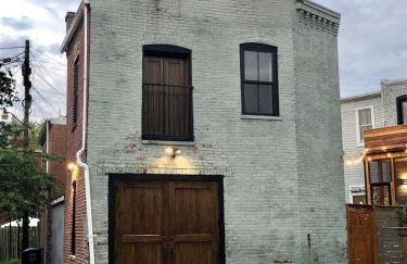 The Chic Carriage house in Shaw Sleeps 2 - Foto 15