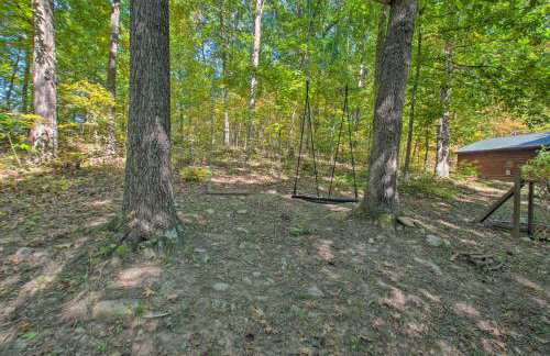 Peaceful New Market Cabin with Deck and Fire Pit! - Foto 25