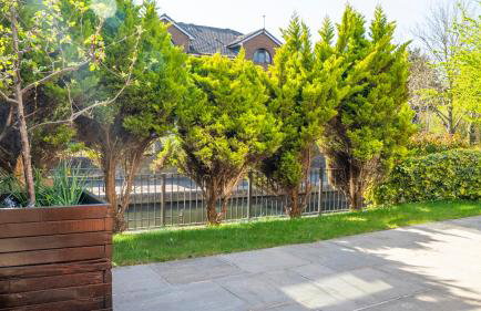 The Canal House 2BR Central Garden Parking - Photo 22