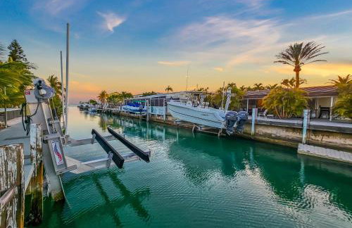 NEW!Paradise PalmsDockPoolKayaks GrillView! - Foto 68