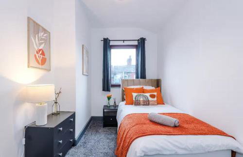 Three Bedroom House in Wigan - Perfect for family! - Photo 9