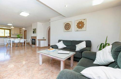 Villa close to Ibiza Town Sleeps 12 - Photo 29