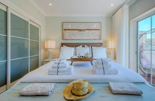 5 star Luxury Palmview apartment with large terrace and communal pool - Foto 23