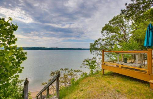 Fireplace! Waterfront Gem Near Leelanau Wine Trail - Foto 24