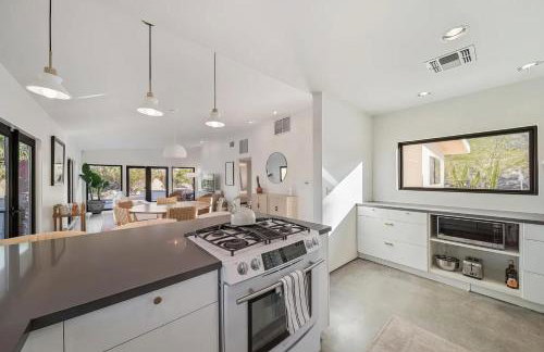 Palm Springs Haven - Pool, Hot Tub & Mountain Views - Foto 28