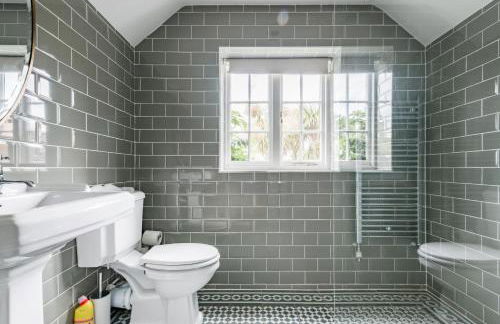 Magnificent Clarence cottage! - Photo 29