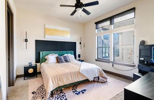 Galleria King Luxury Suite - Walk to Mall - Pool View - Foto 26