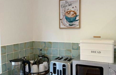 Canalside walks Riddlesden Local to Skipton Ilkley Haworth & Keighley Worth Valley Railway - Foto 10