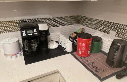 Near Downtown-2 En-Suites - Garage - Sleeps 9 - Foto 54