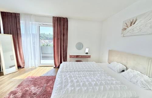 Luxury Apartment 4 bedrooms Self check in out - Foto 7