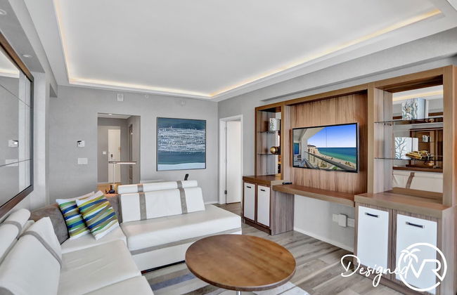 Stunning Beachfront Luxury- Your Perfect Getaway! - Photo 30