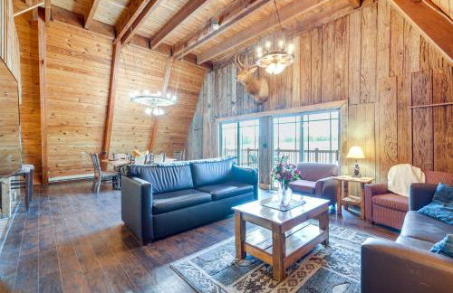 Lakefront A-Frame Cabin with Community Perks - Foto 3