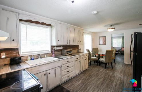 Cake By The Ocean Electric Recliners-Minutes From I-95 And Pembroke - Photo 1