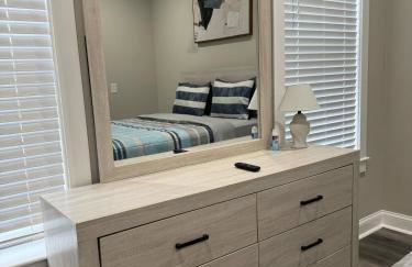 Modern Comfort in Historic East Baltimore Stylish 3BR Row Home - Photo 15