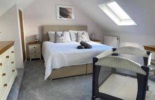 Modern 4-bed Cottage Llanwrst Town Centre & Parking - Snowdonia! near Betws-y-Coed - Photo 12