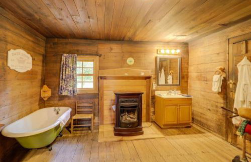 Hot Tub Haven! Blue Ridge Mountain Gem on 92 Acres - Foto 12