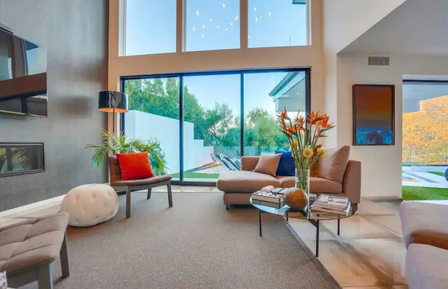 Troy Dr - Sleek & Modern Hollywood Hills Home With Stunning Views - Foto 31