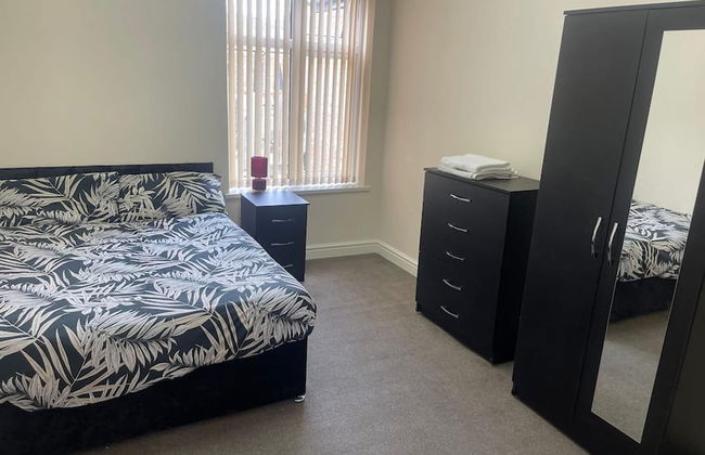 2-bed Apartment - Sleeps 4 - Street Parking - Wifi - Foto 2