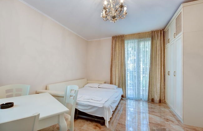 Venera & Anastasia Palace Apartments - Photo 9