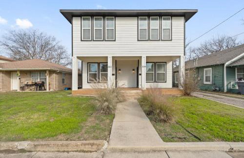 3BR Duplex - Walk to Bishop Arts - Fenced Yard - Foto 6