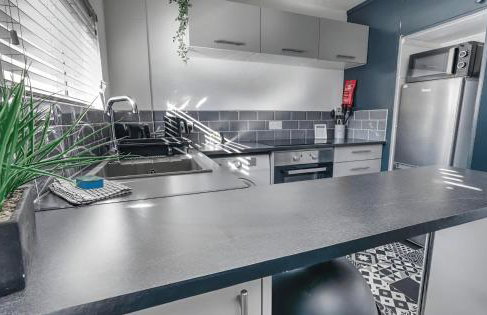 Cosy Apartments for Couples & Working Professionals Free Parking & Smart TV - Foto 5