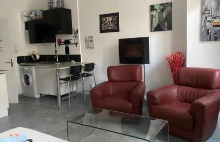 Le Suffren, studio classé ventilé ,wifi, à 100 m de la plage - Foto 3